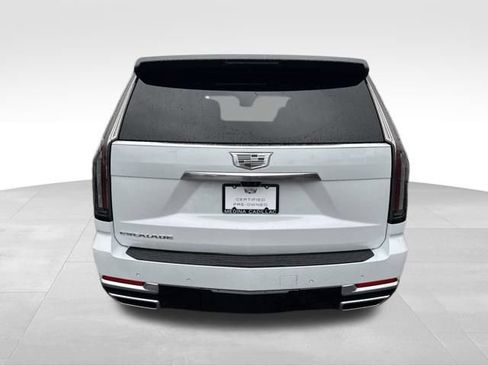 Certified 2026 Cadillac Escalade Luxury w/ LPO, Radiant Package AWD/4WD image 5