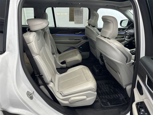 Used 2021 Jeep Grand Cherokee L Overland w/ Advanced Protech Group III image 16