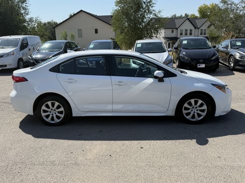Used 2022 Toyota Corolla LE FWD image 5