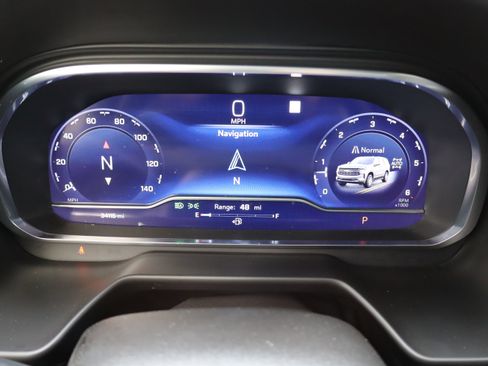 Certified 2023 Chevrolet Suburban Z71 w/ Luxury Package image 25