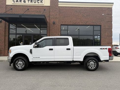 Used 2022 Ford F250 XLT AWD/4WD image 3