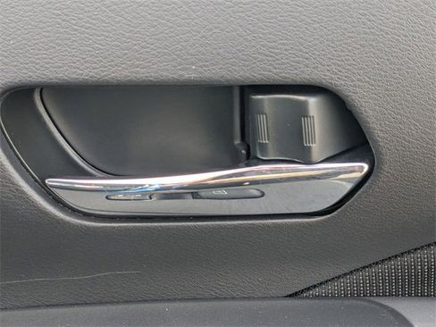 Used 2021 Nissan Kicks SV image 31