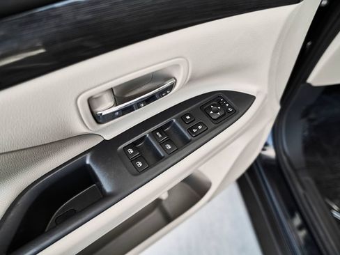 Used 2016 Mitsubishi Outlander SEL FWD image 19