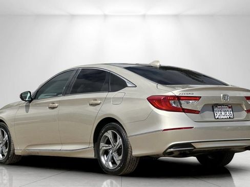 Used 2018 Honda Accord EX image 5