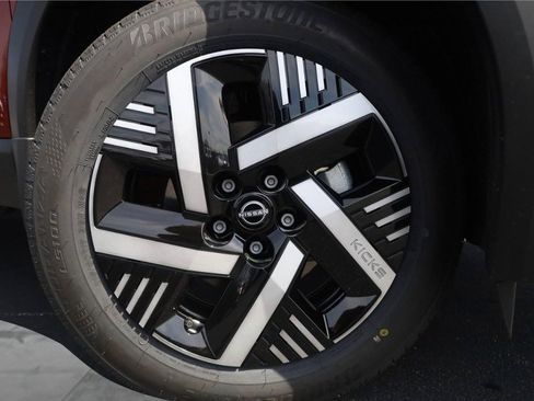 New 2026 Nissan Kicks SV w/ SV Premium Package image 3