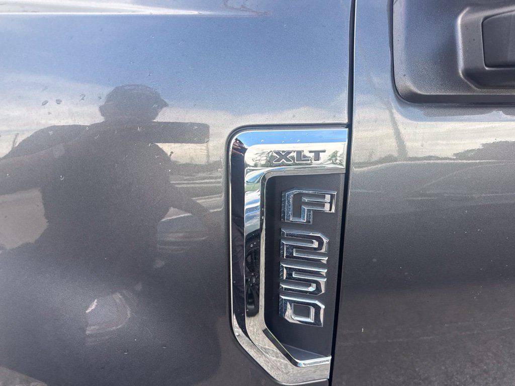 Used 2018 Ford F250 XLT w/ XLT Premium Package AWD/4WD image 14