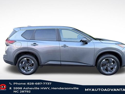 Used 2025 Nissan Rogue SV AWD/4WD image 4