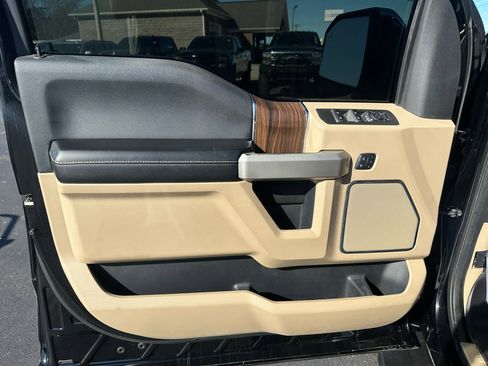 Used 2017 Ford F150 Lariat image 10