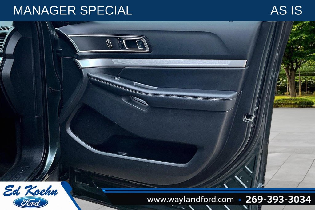 Used 2016 Ford Explorer XLT w/ Equipment Group 201A AWD/4WD image 23