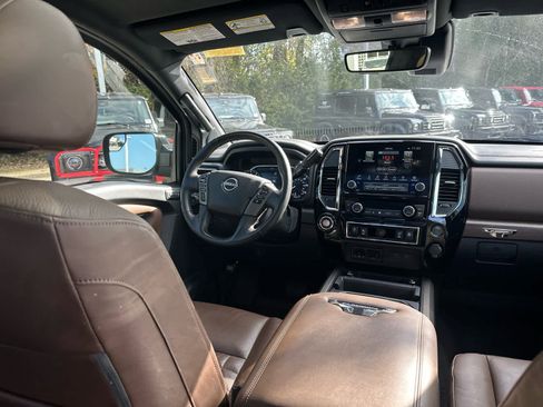Used 2024 Nissan Titan Platinum Reserve w/ Moonroof Package image 24