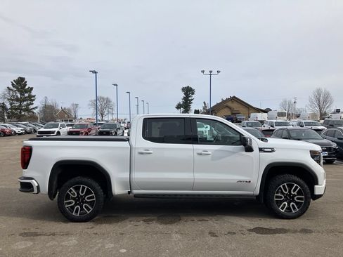 Used 2025 GMC Sierra 1500 AT4 w/ AT4 Premium Package AWD/4WD image 5