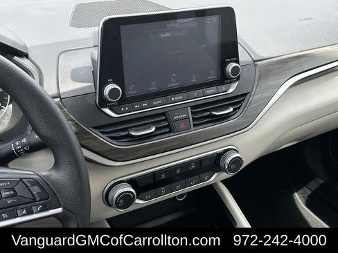 Used 2024 Nissan Altima 2.5 SV image 17