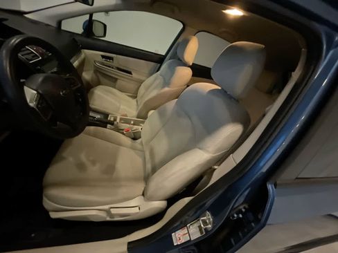 Used 2015 Subaru Crosstrek 2.0i Premium image 11