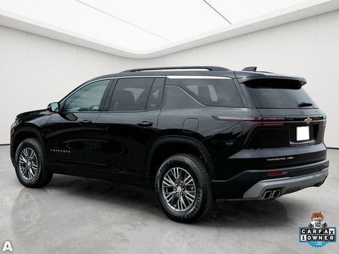 Used 2025 Chevrolet Traverse LT AWD/4WD image 4
