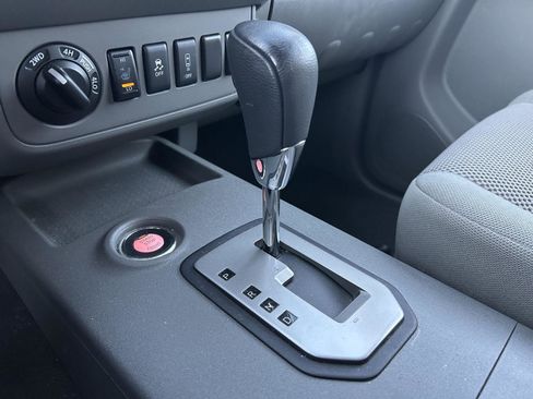 Used 2020 Nissan Frontier SV image 15