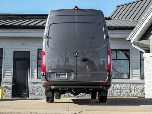 Used 2026 Mercedes-Benz Sprinter 2500 image 8