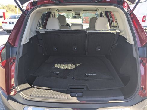 Certified 2023 Nissan Rogue SV image 12