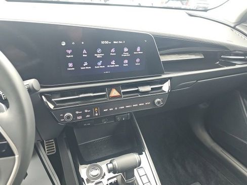Certified 2024 Kia Niro EX Touring image 20
