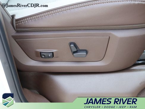 Used 2026 RAM 2500 Laramie AWD/4WD image 10