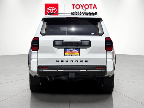 New 2026 Toyota 4Runner SR5 AWD/4WD image 5