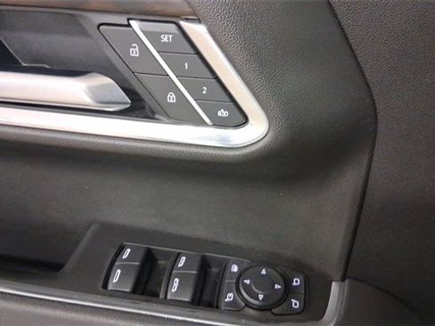 Used 2025 GMC Sierra 1500 SLT image 32