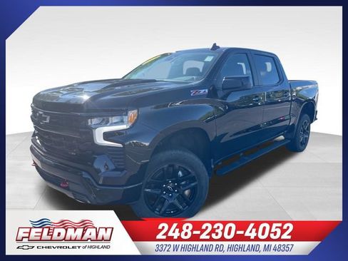 Used 2025 Chevrolet Silverado 1500 LT Trail Boss w/ Protection Package AWD/4WD image 1
