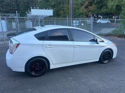 Used 2015 Toyota Prius Four FWD image 4