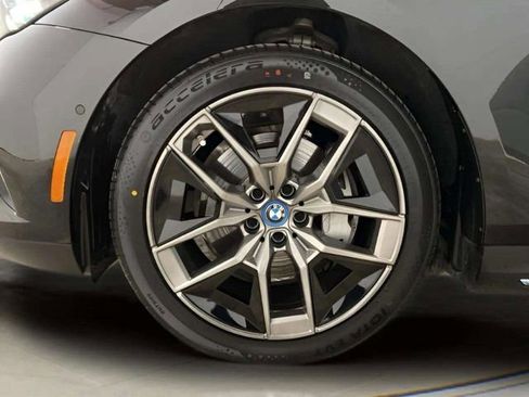 Used 2025 BMW i5 eDrive40i image 98