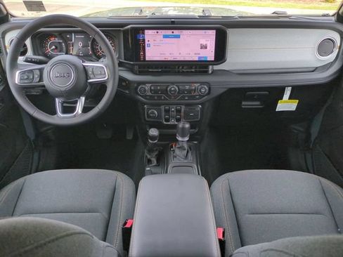 New 2026 Jeep Wrangler Unlimited Sahara w/ Technology Group AWD/4WD image 15