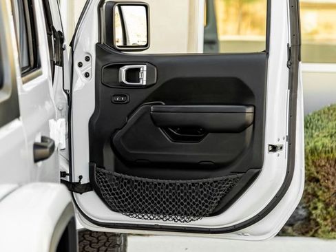 Used 2021 Jeep Wrangler Unlimited Rubicon image 25