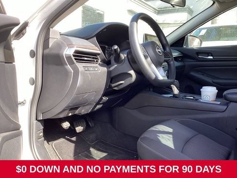 Used 2025 Nissan Altima 2.5 SV FWD image 7