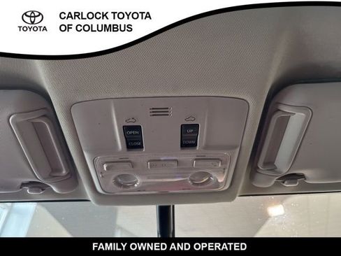 Used 2014 Toyota RAV4 Limited image 29