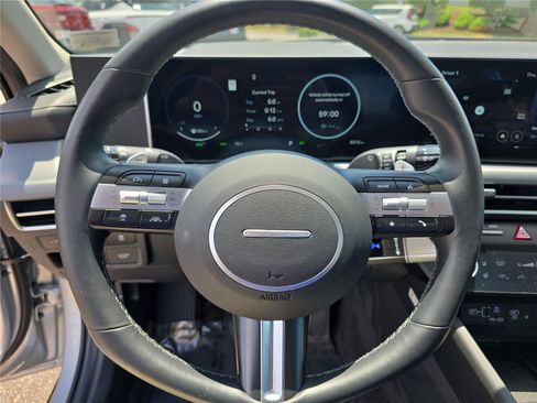 Certified 2025 Hyundai Sonata Limited FWD image 31