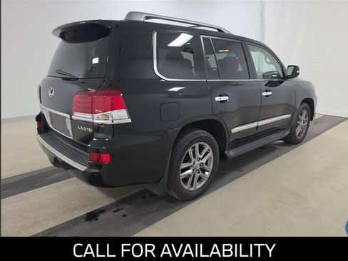 Used 2015 Lexus LX 570 4WD w/ Luxury Package image 4