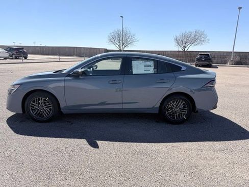 New 2026 Nissan Sentra SV FWD image 9