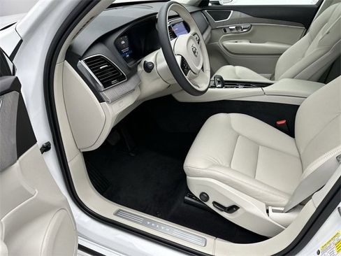 Certified 2025 Volvo XC90 B6 Plus w/ Protection Package Premier image 11