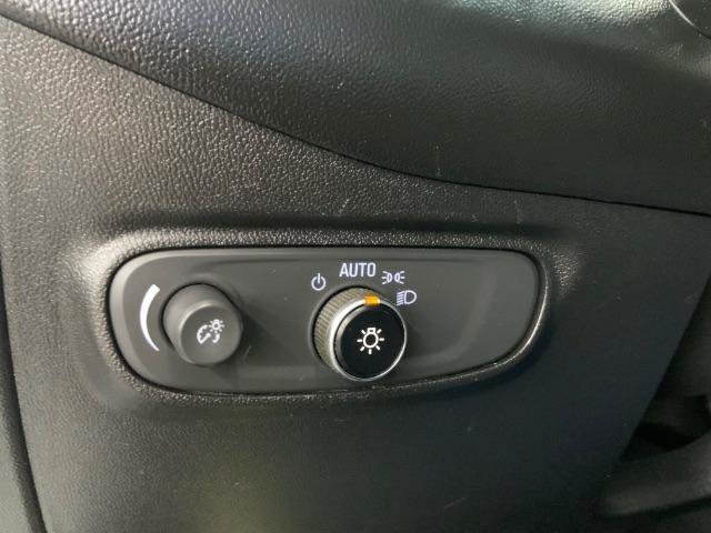 Used 2018 Chevrolet Equinox LT FWD image 26