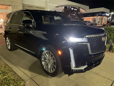 Used 2022 Cadillac Escalade Premium Luxury w/ Performance Package image 8