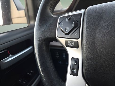 Used 2021 Toyota Tundra Limited image 18