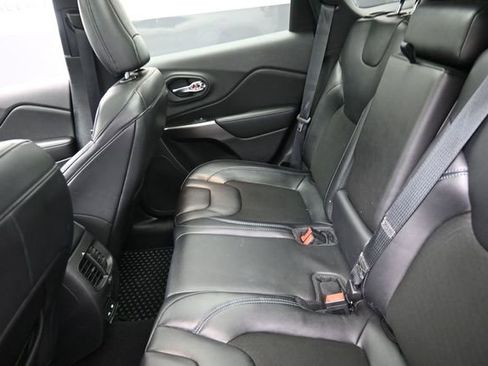 Used 2020 Jeep Cherokee Latitude Plus w/ Comfort/Convenience Group AWD/4WD image 22