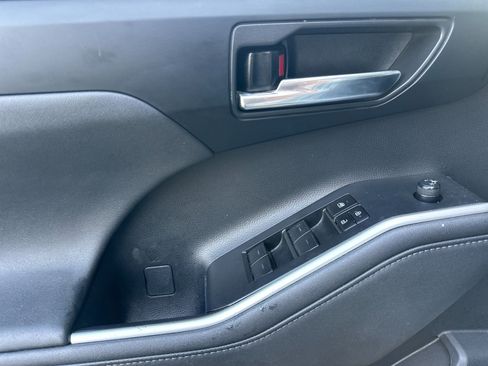 Used 2023 Toyota Highlander XLE image 10