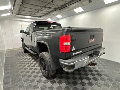 Used 2017 GMC Sierra 2500 SLE w/ SLE Preferred Package AWD/4WD image 4