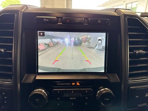 Used 2018 Ford F150 XLT w/ Equipment Group 302A Luxury AWD/4WD image 33