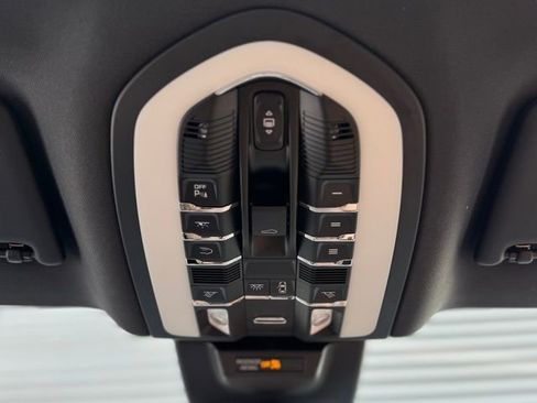 New 2026 Porsche Macan AWD/4WD image 27