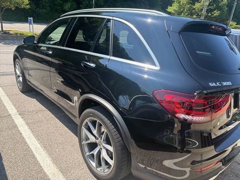 Used 2022 Mercedes-Benz GLC 300 4MATIC image 5