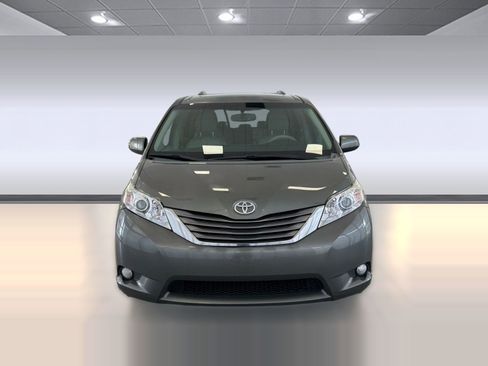 Used 2011 Toyota Sienna XLE FWD image 6