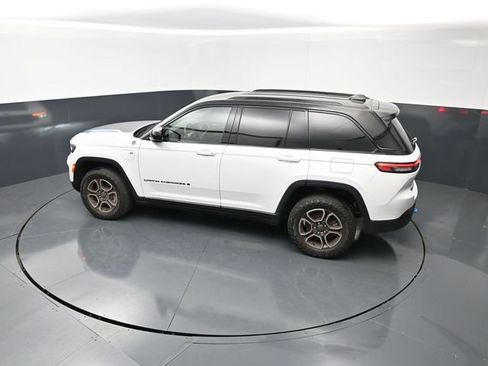 Used 2023 Jeep Grand Cherokee Trailhawk w/ Luxury Tech Group III AWD/4WD image 16