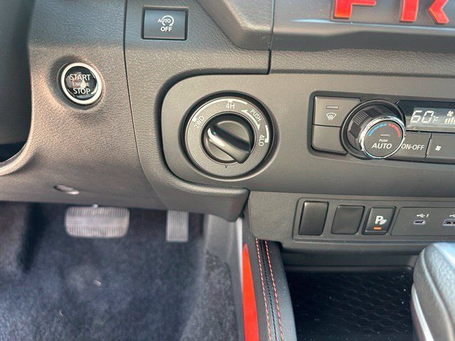 Used 2025 Nissan Frontier PRO-4X AWD/4WD image 21