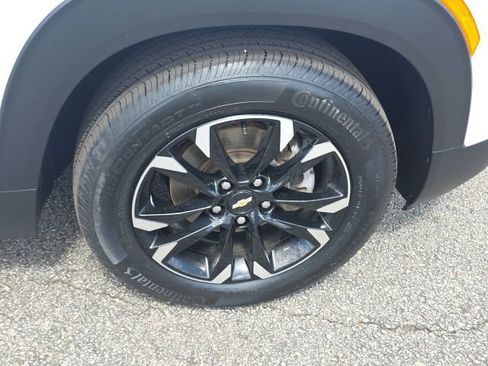Used 2023 Chevrolet TrailBlazer LT w/ Convenience Package FWD image 12