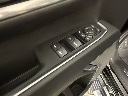 Used 2025 GMC Sierra 2500 Denali w/ Denali Reserve Package AWD/4WD image 13